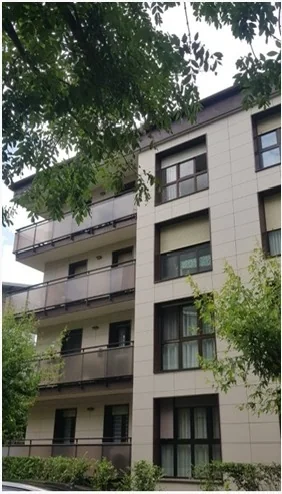 Fachada de edificio residencial rehabilitada