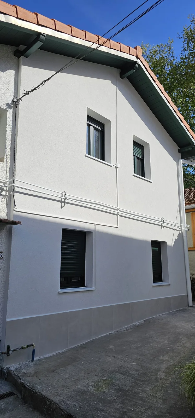 Fachada de vivienda reformada en Donostia